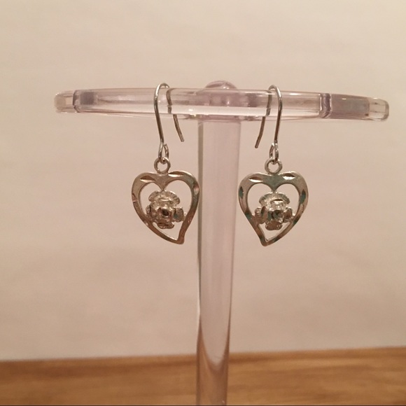 💕 2/$12 Sterling Silver Heart Earrings w/ Flowers - Picture 1 of 2